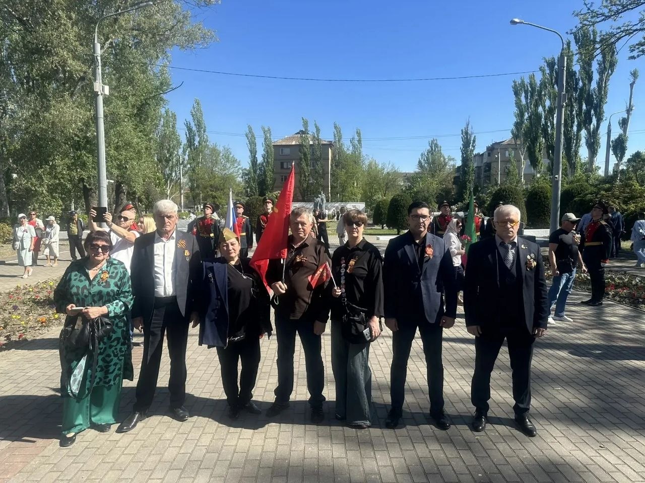 Педагоги, прикомандированные в Запорожскую область, возложили цветы на могилу Героя Советского Союза