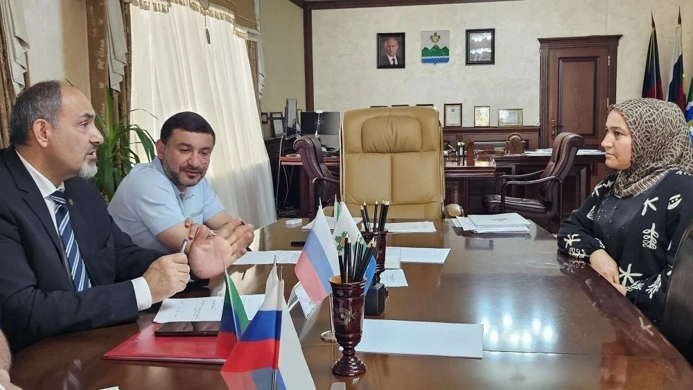 Министр образования и науки Дагестана провел выездной личный прием граждан в Дербентском районе