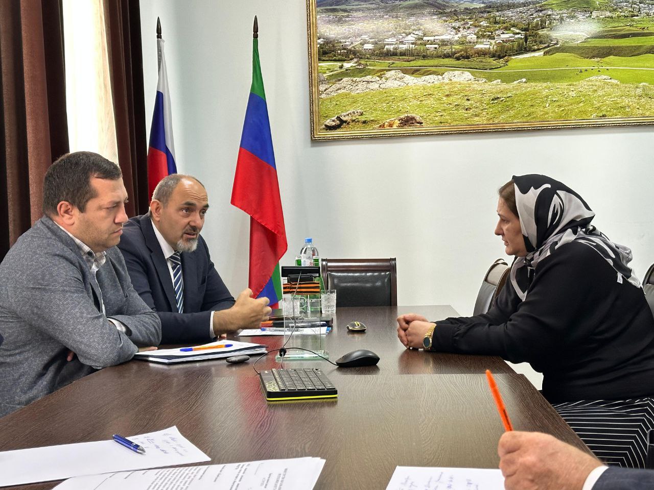 Министр образования и науки РД провёл приём граждан в Карабудахкентском районе
