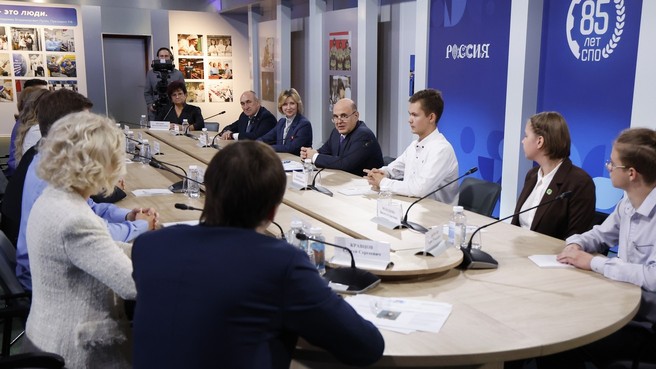 Михаил Мишустин посетил выставку «85 лет системе СПО: сила в мастерстве!»