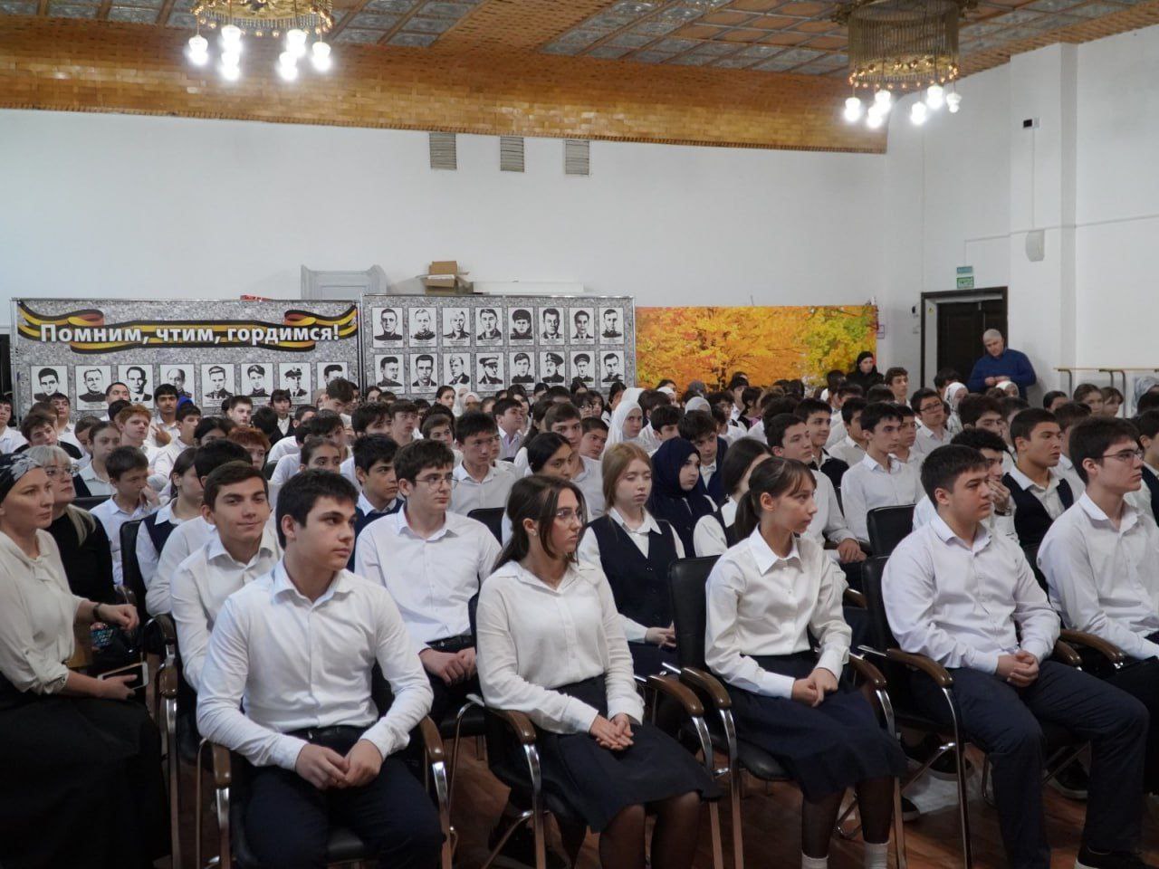 В Махачкале продолжаются профилактические беседы с подростками о ценностях, законе и ответственности