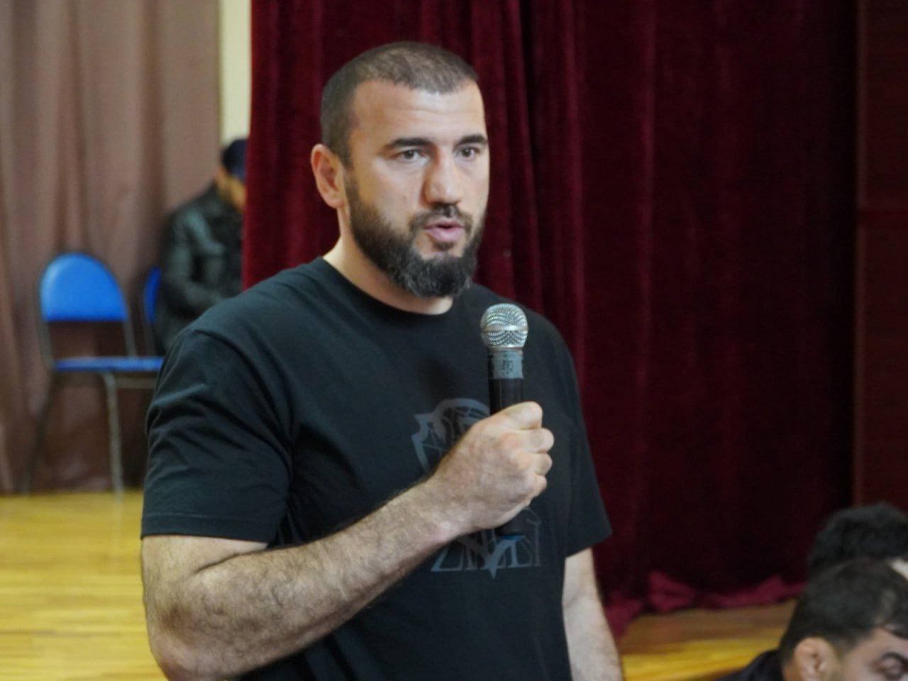 В Махачкале продолжаются профилактические беседы с подростками о ценностях, законе и ответственности