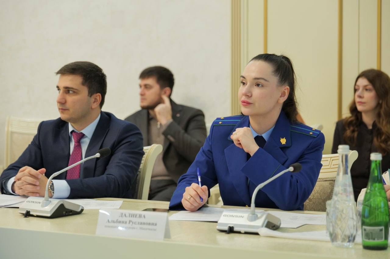 В «Доме Дружбы» прошел финал ежегодного республиканского конкурса «Права человека глазами ребенка»