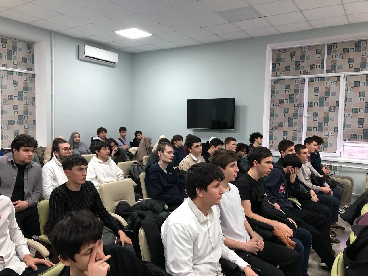 В образовательных организациях Республики Дагестан реализуется план военно-профессиональной ориентации