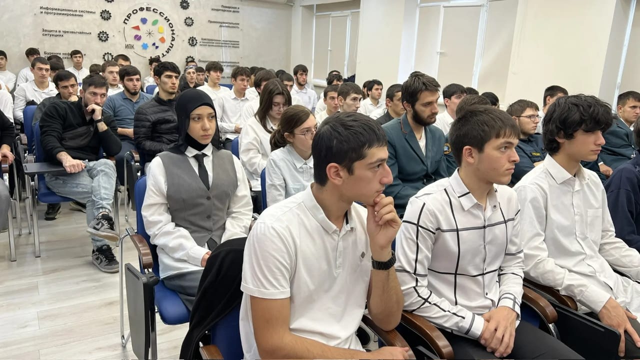В образовательных организациях Республики Дагестан реализуется план военно-профессиональной ориентации