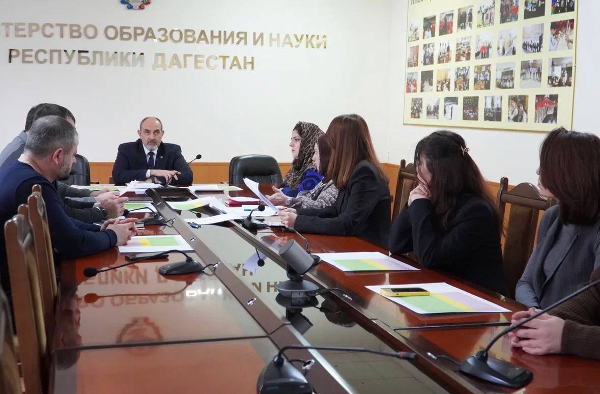 В Министерстве образования и науки Республики Дагестан обсудили вопросы питания в школах