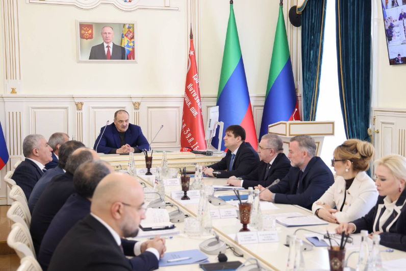 Министр образования и науки Республики Дагестан принял участие в совещании под руководством Главы РД