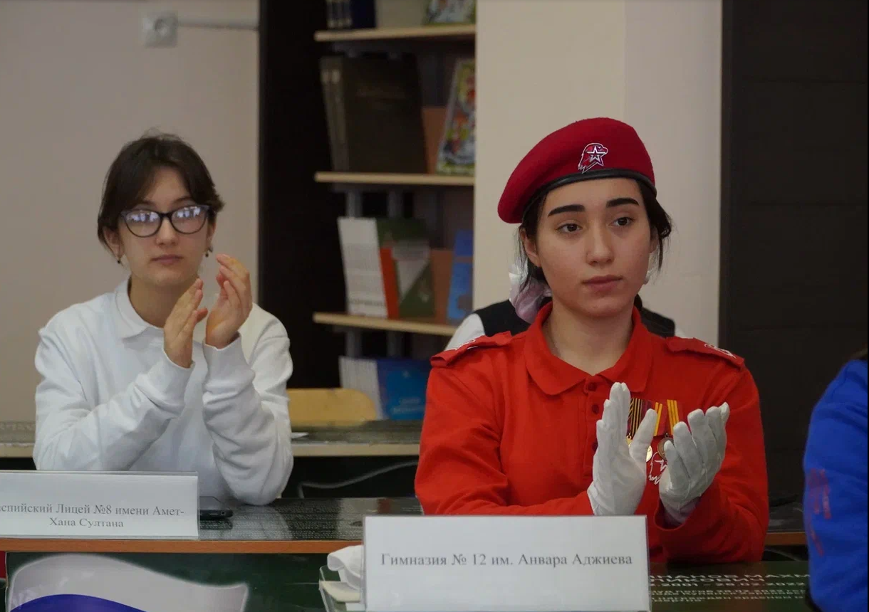 Министр образования и науки Республики Дагестан встретился с учащимися