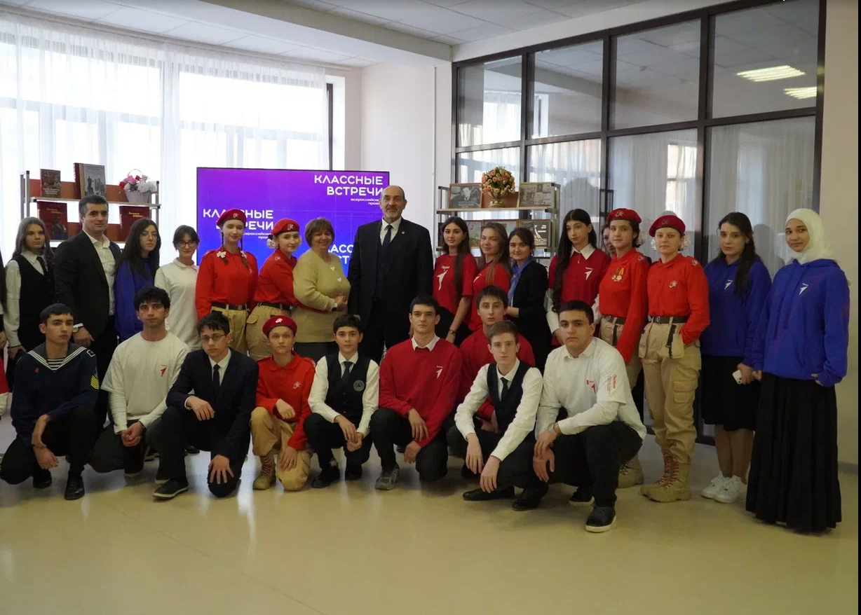 Министр образования и науки Республики Дагестан встретился с учащимися