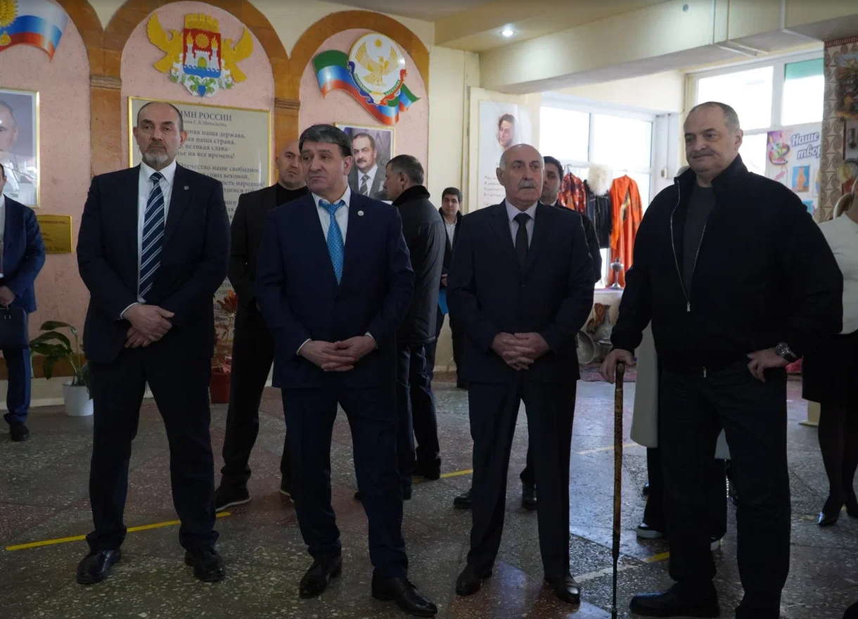 Меликову представили проект ремонта гимназии № 1