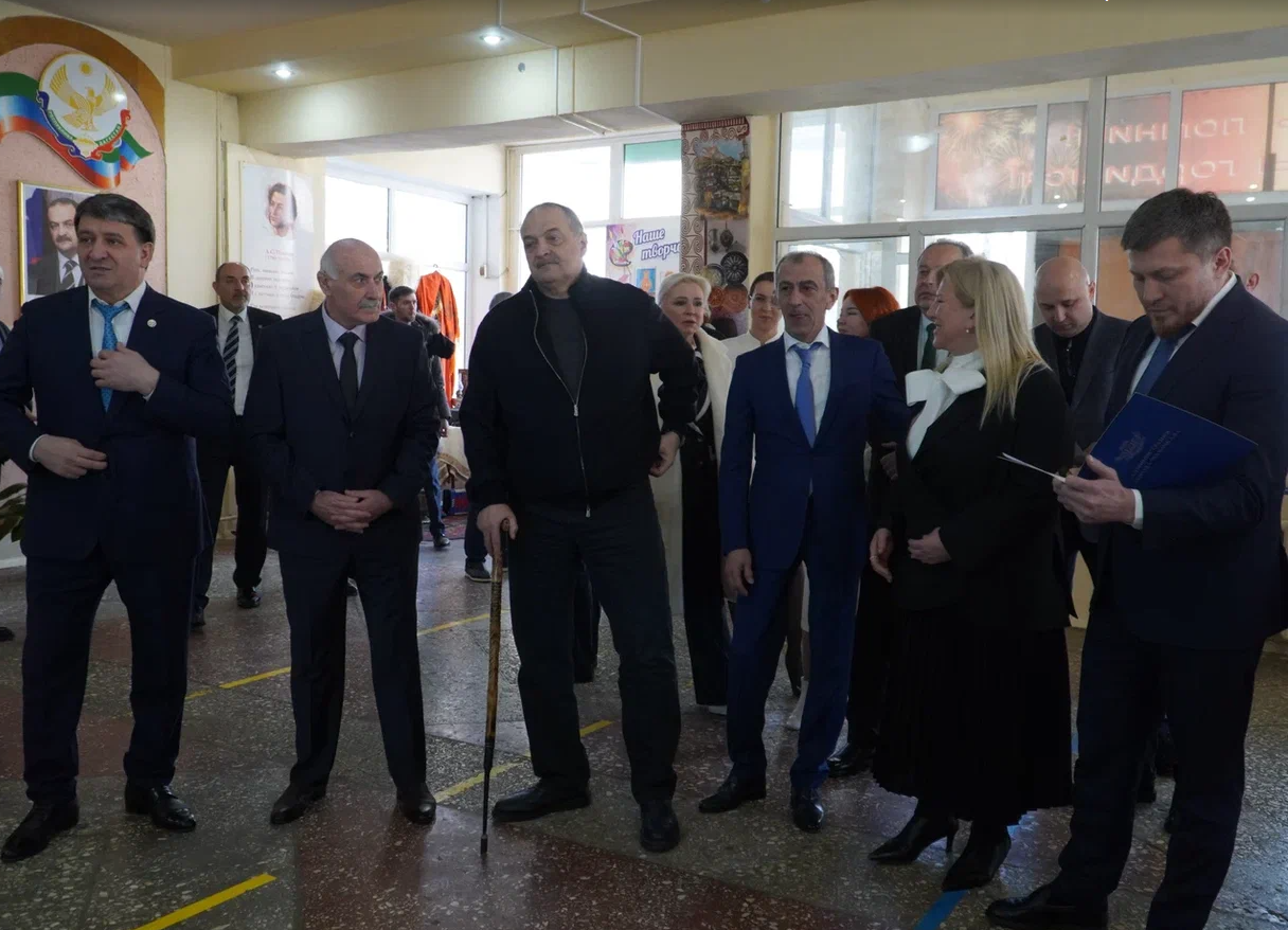 Меликову представили проект ремонта гимназии № 1