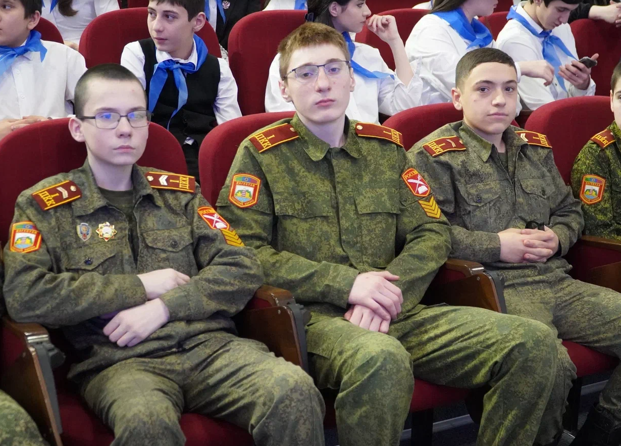 Министр образования и науки Республики Дагестан встретился с активистами Движения первых