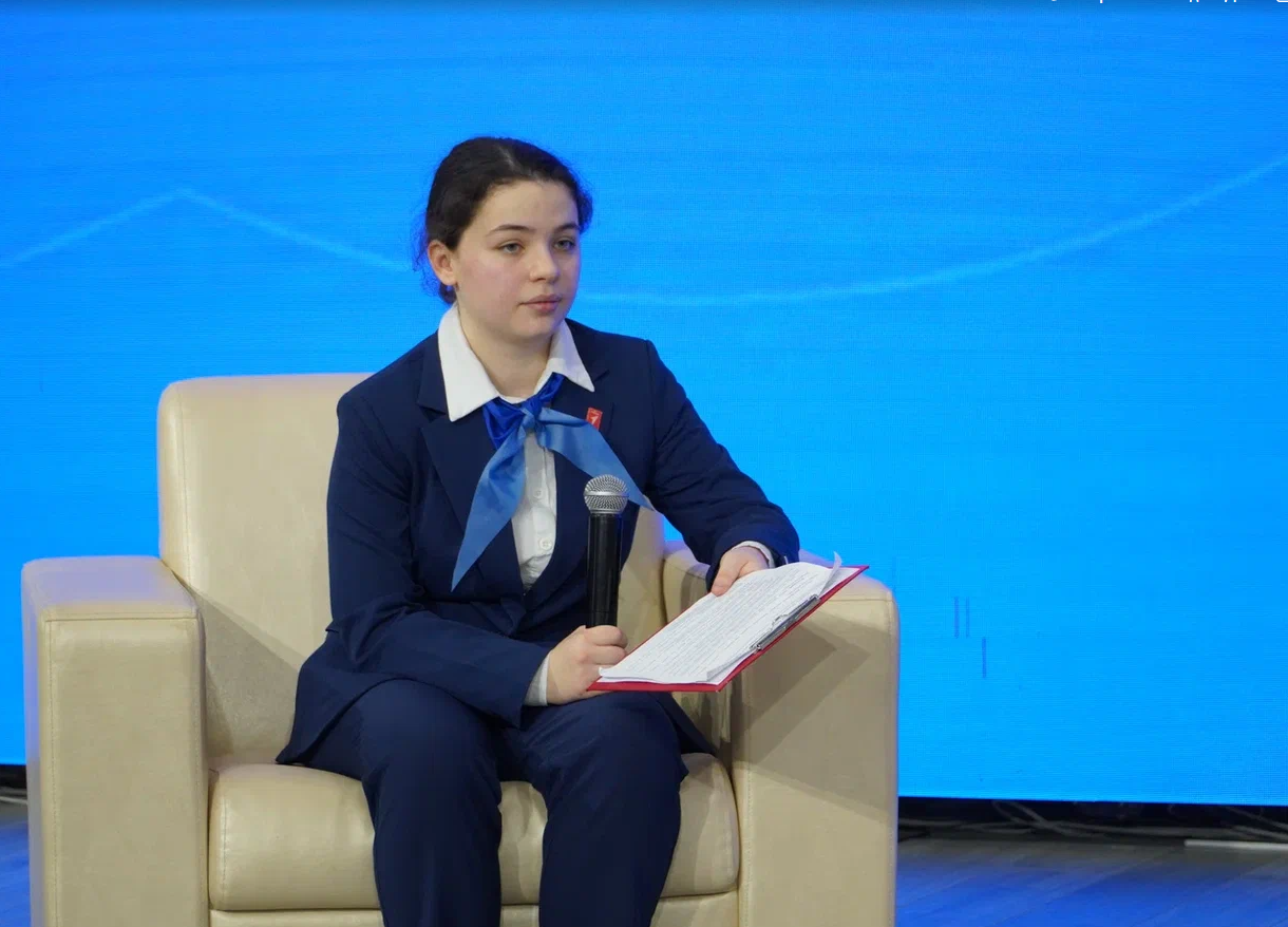 Министр образования и науки Республики Дагестан встретился с активистами Движения первых