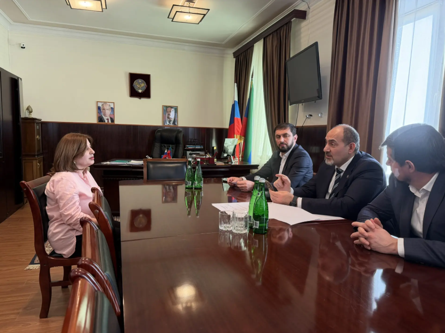 Министр образования и науки Республики Дагестан провёл личный приём граждан в Акушинском и Левашинском районах