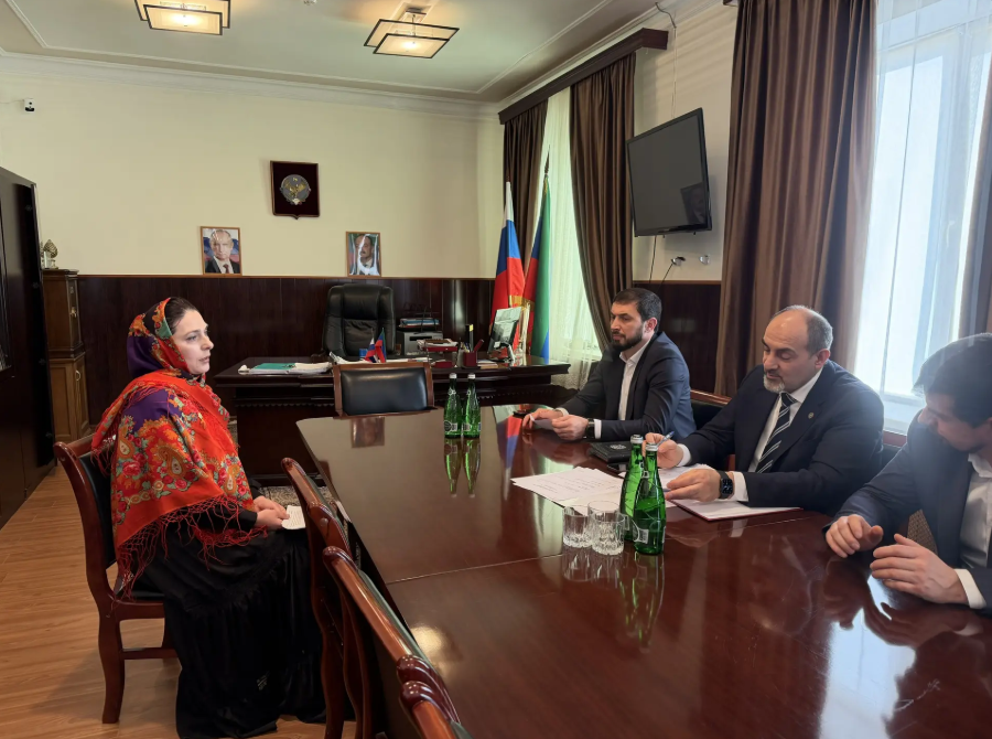 Министр образования и науки Республики Дагестан провёл личный приём граждан в Акушинском и Левашинском районах