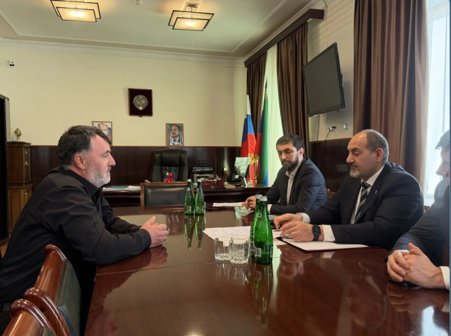 Министр образования и науки Республики Дагестан провёл личный приём граждан в Акушинском и Левашинском районах