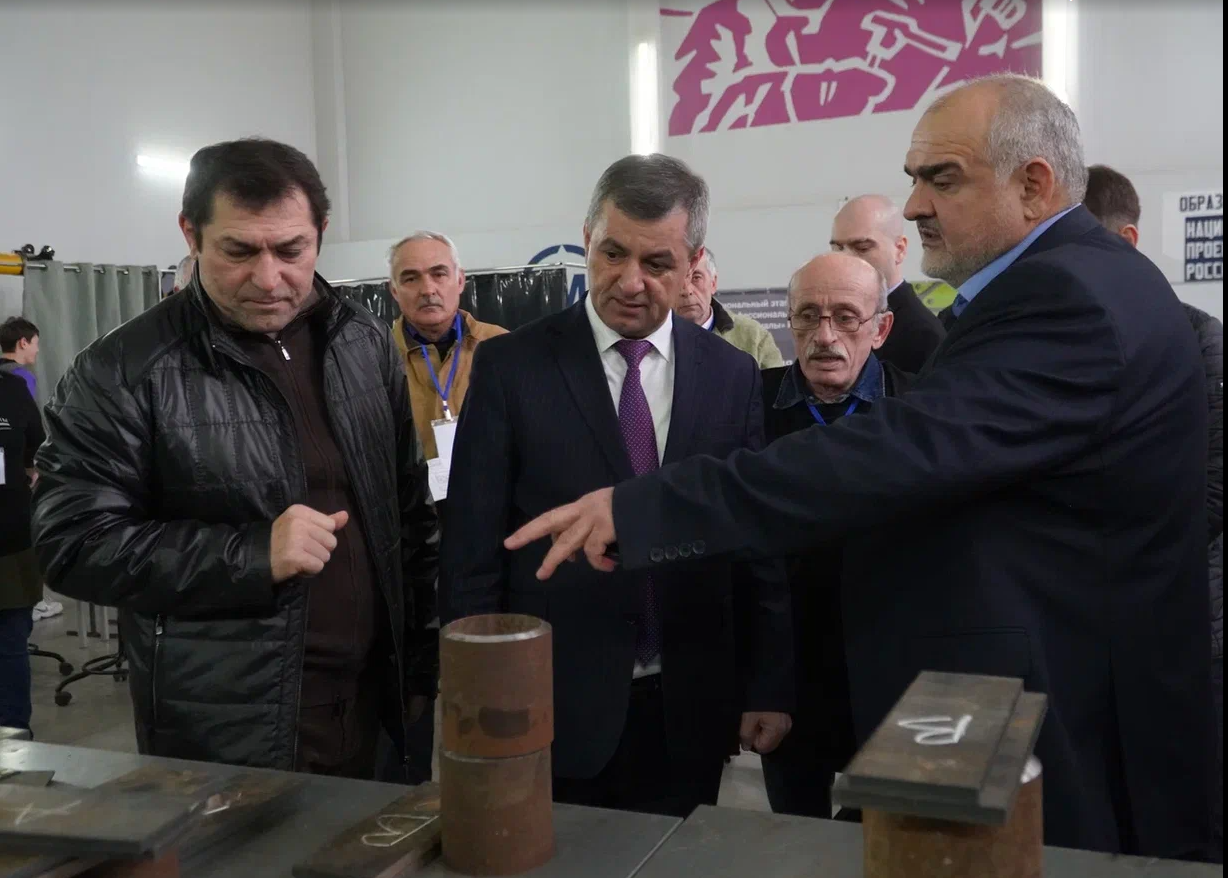 Госсекретарь РД посетил Чемпионат профессионального мастерства