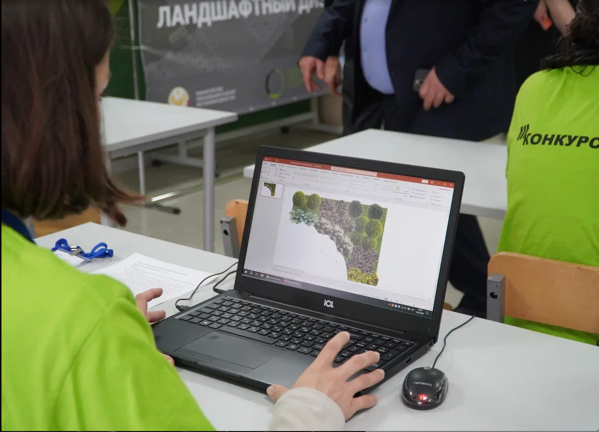 Госсекретарь РД посетил Чемпионат профессионального мастерства