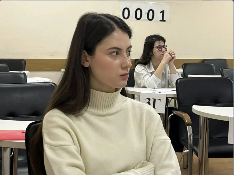 В ДИРО проходит пробный экзамен для выпускников