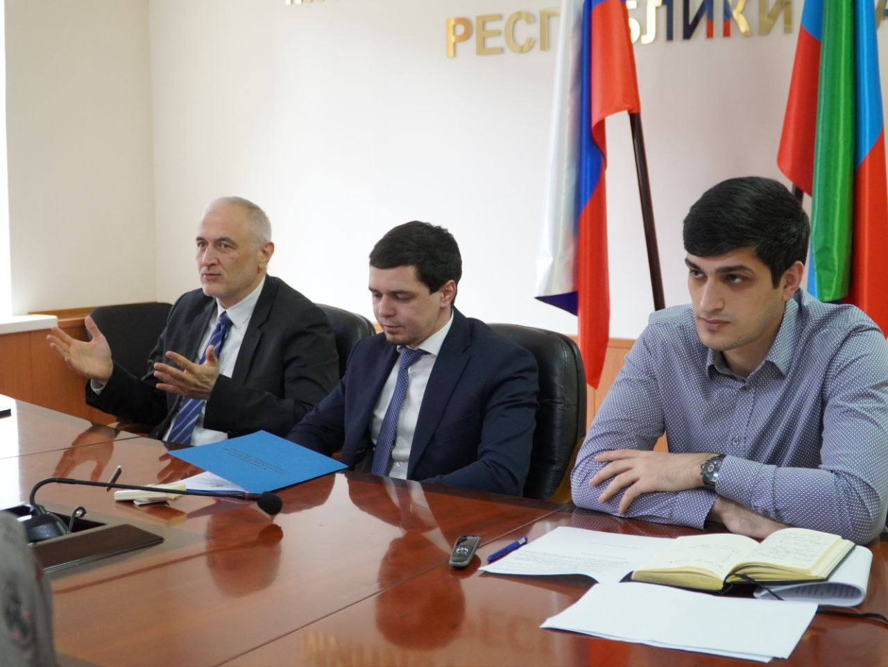 В Минобрнауки РД прошло совещание с представителями Контрольного управления Главы РД