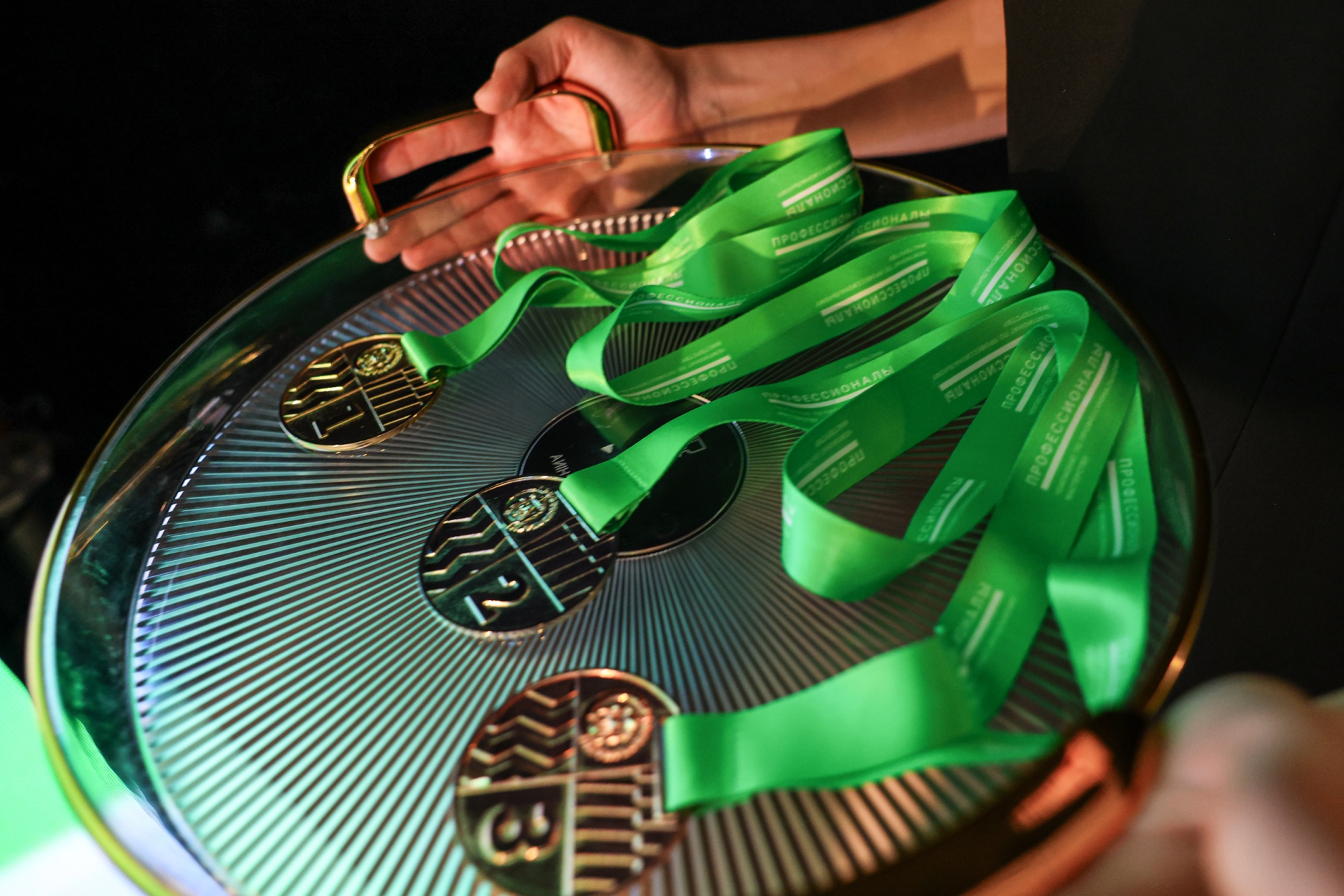 Дмитрий Чернышенко: 10 тысяч компаний и предприятий предложили более 50 тысяч стажировок и вакансий конкурсантам чемпионата «Профессионалы»