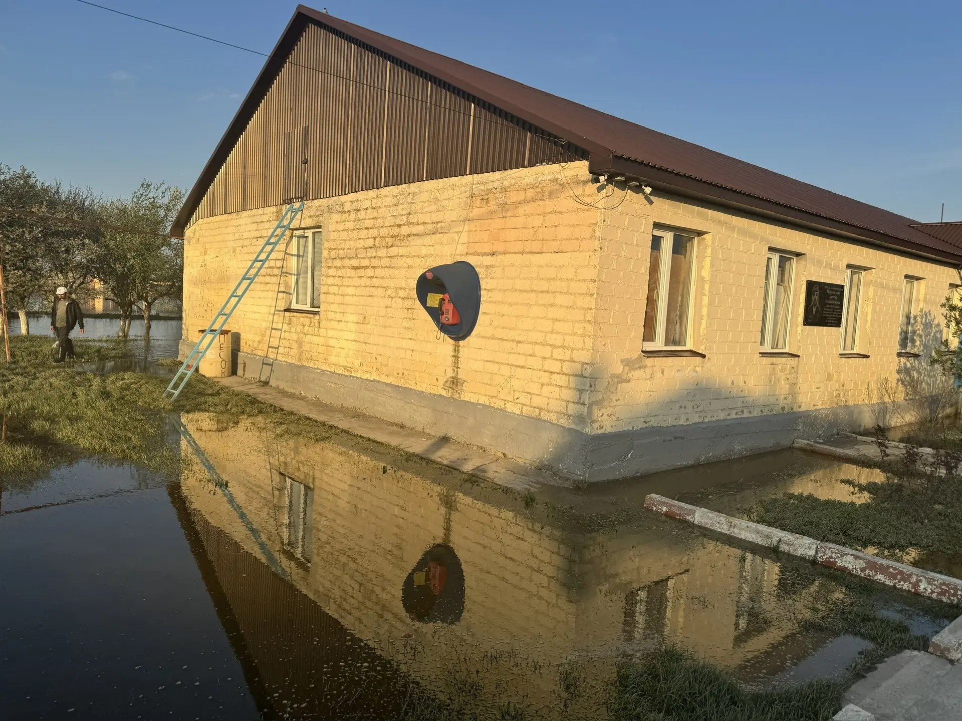 Яхья Бучаев проинспектировал образовательные организации, пострадавшие в результате стихийного бедствия