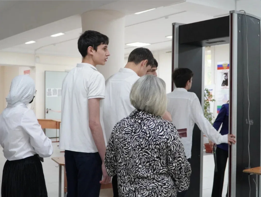 В Дагестане стартовал основной период ОГЭ: более 47 тысяч девятиклассников сдают математику