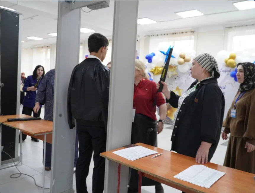 В Дагестане стартовал основной период ОГЭ: более 47 тысяч девятиклассников сдают математику