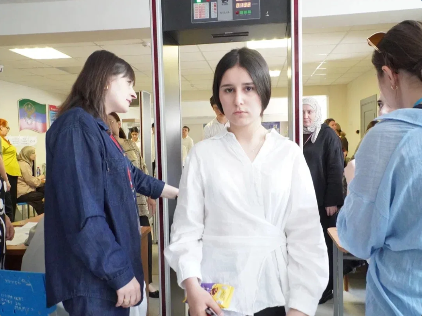 В республике проходит ЕГЭ по русскому языку