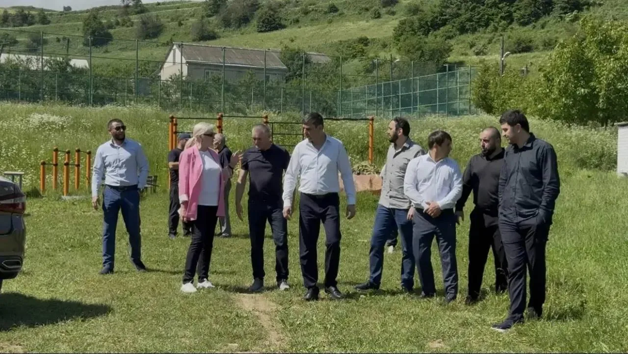В Буйнакском районе обновляют три сельские школы