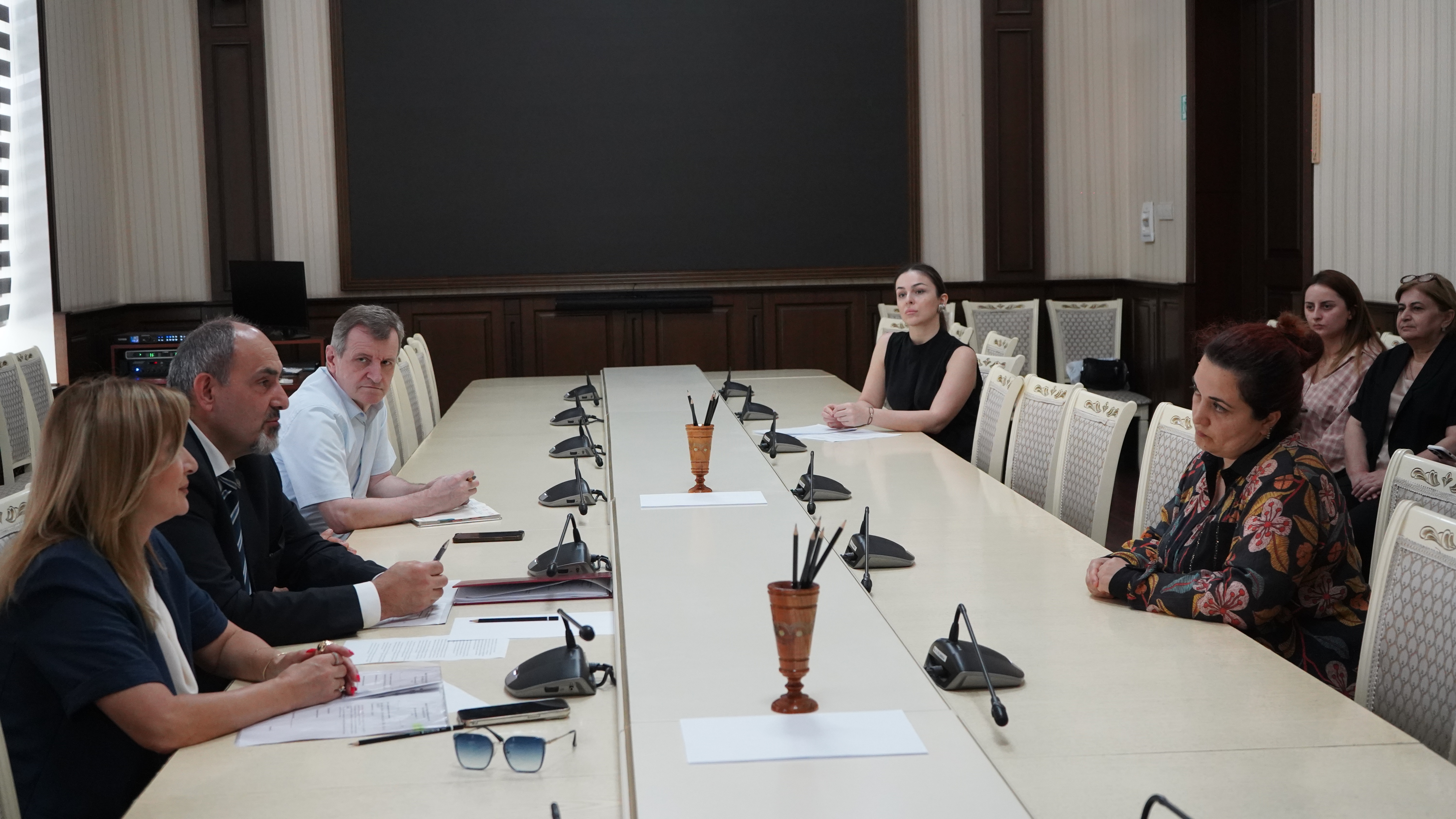 Министр образования и науки Республики Дагестан Яхья Бучаев провел выездной личный прием граждан в городском округе «город Дербент».