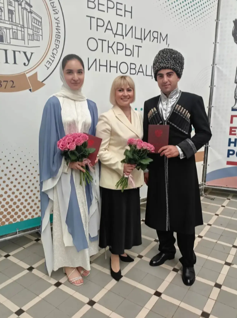 Выпускники Дагестана получили дипломы с отличием на федеральной церемонии Минпросвещения России