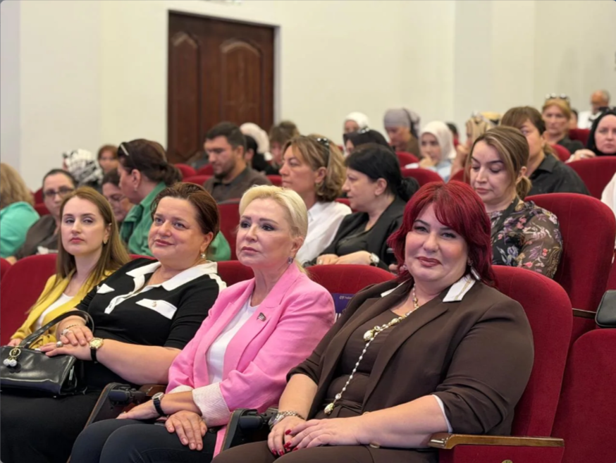 II Республиканский съезд учителей информатики: шаг к развитию цифрового образования
